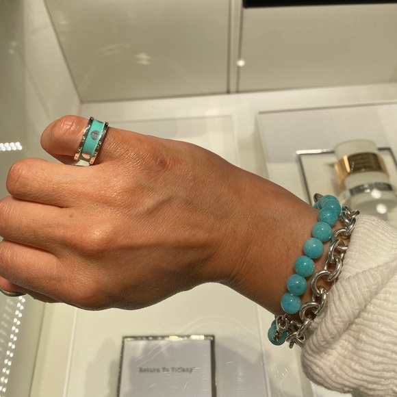 Meet your Posher, Claudia - Picture 3 of 8